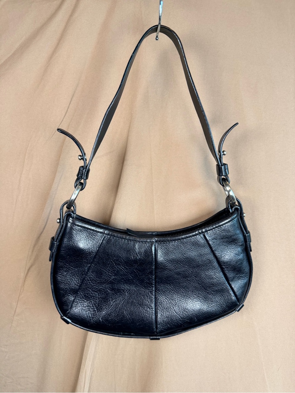 Franco Sarto Black Leather Shoulder Bag Y2K Crescent Hobo 2000s O Ring Baguette